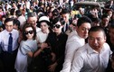 Xa Thi Mạn bị fan vây kín ở sân bay Tân Sơn Nhất